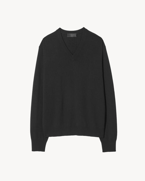 DAX SWEATER IN BLACK