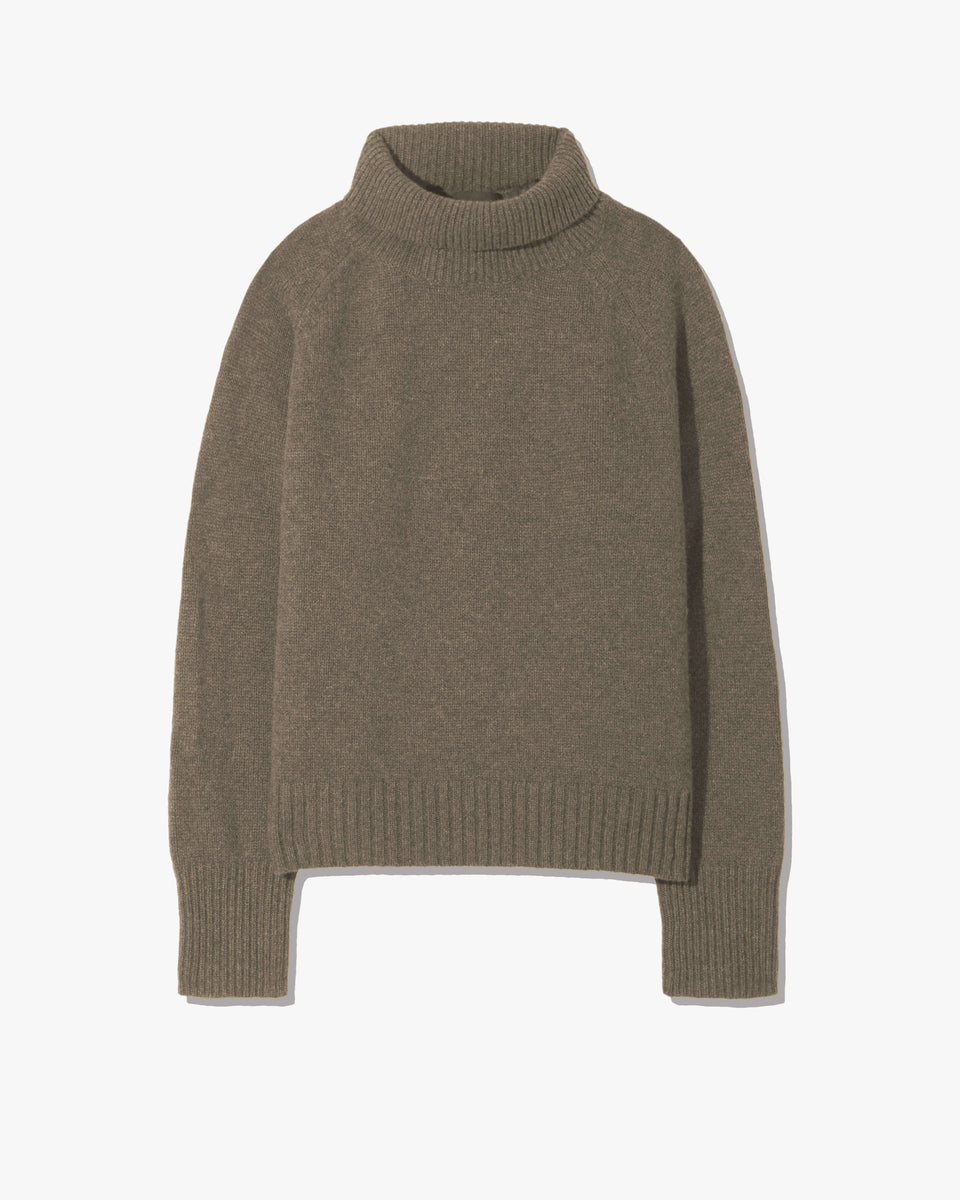 LANIE CASHMERE SWEATER IN LIGHT ARMY GREEN