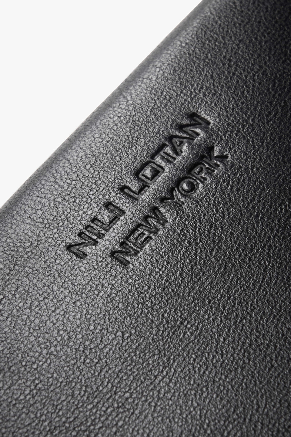 MEDIUM POUCH IN BLACK