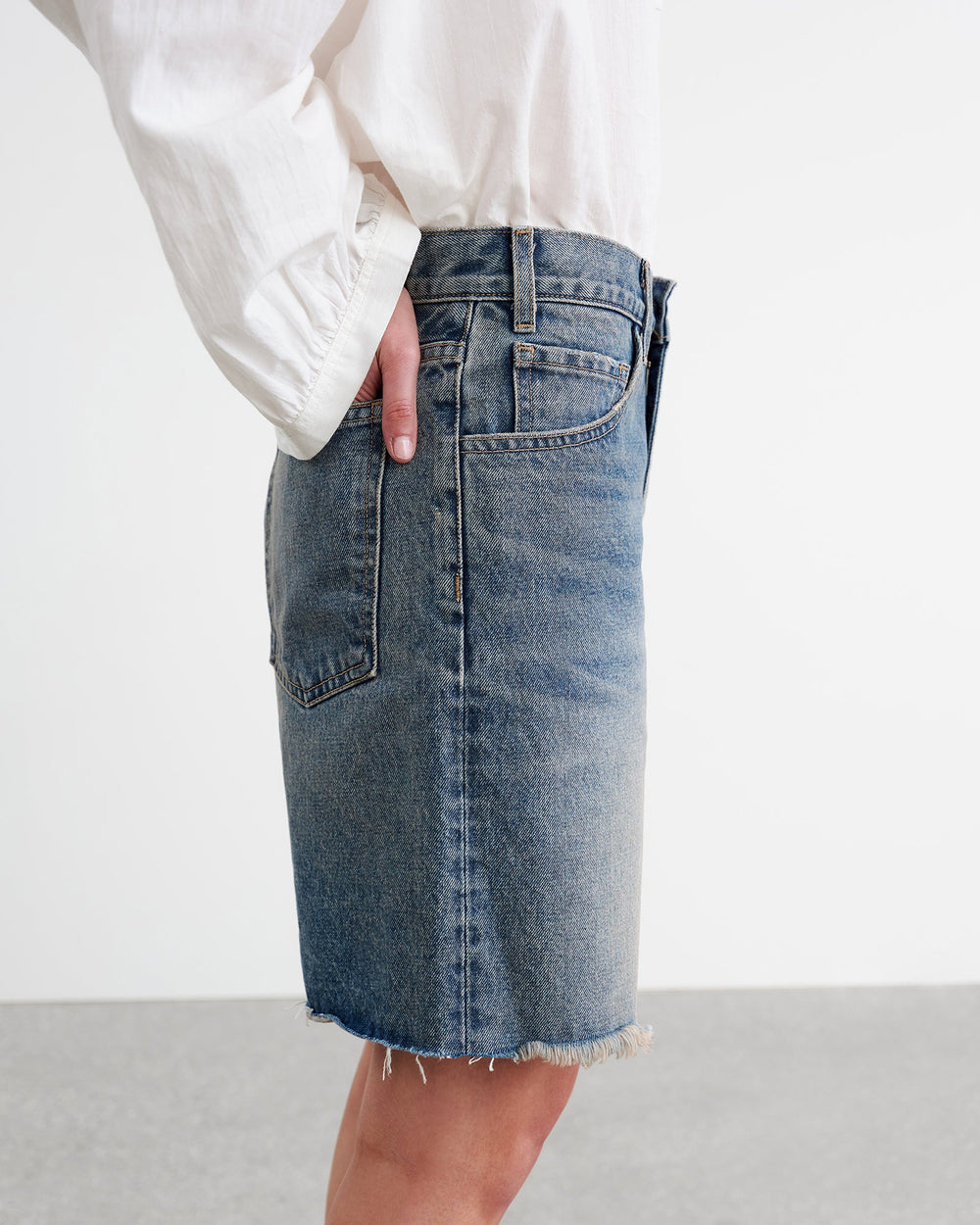 RUSSEL DENIM SHORT IN RUSSEL DENIM SHORT