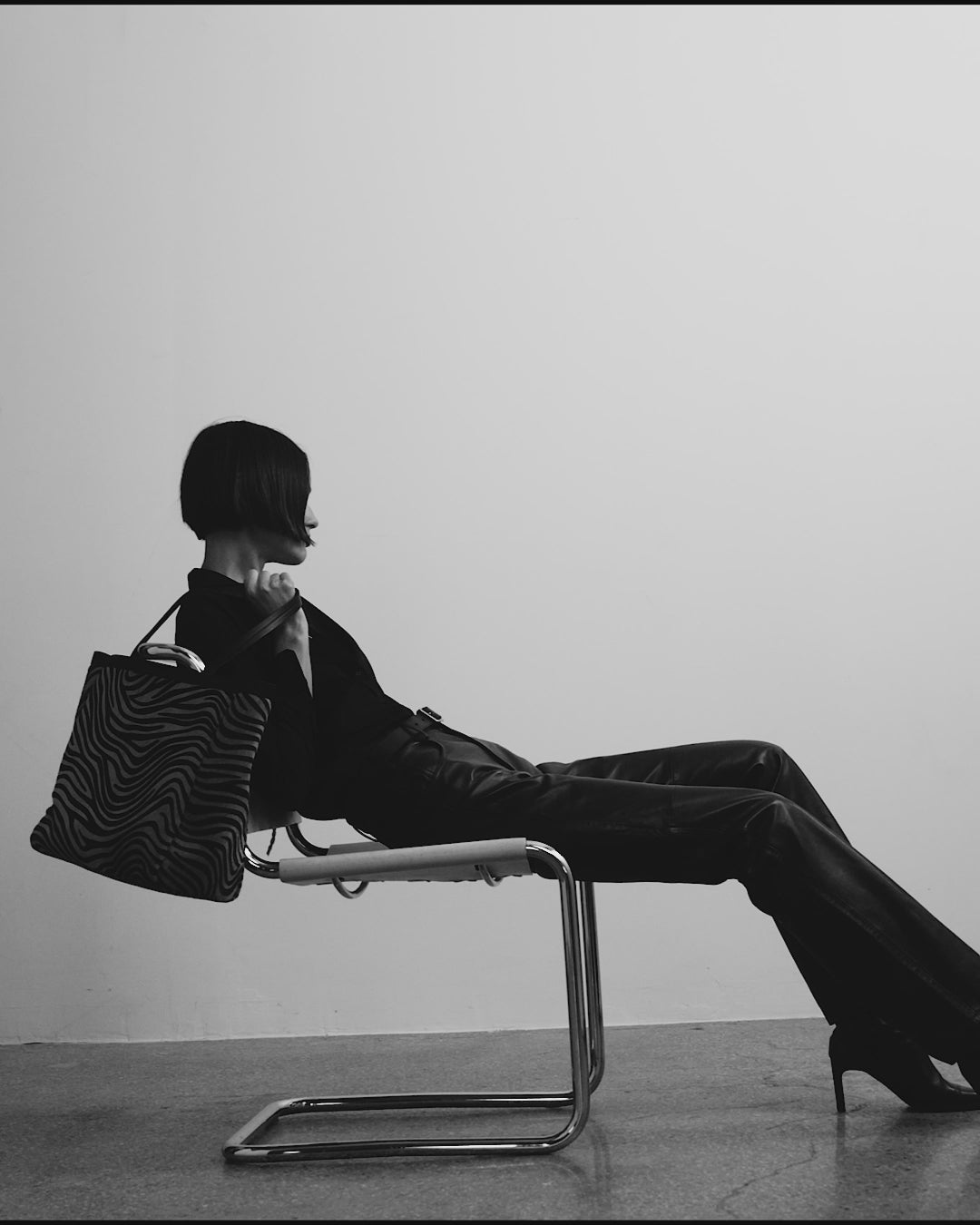 MARK&LONA ミトン　フリーサイズ MEDIUM LOREN BAG | Nili Lotan