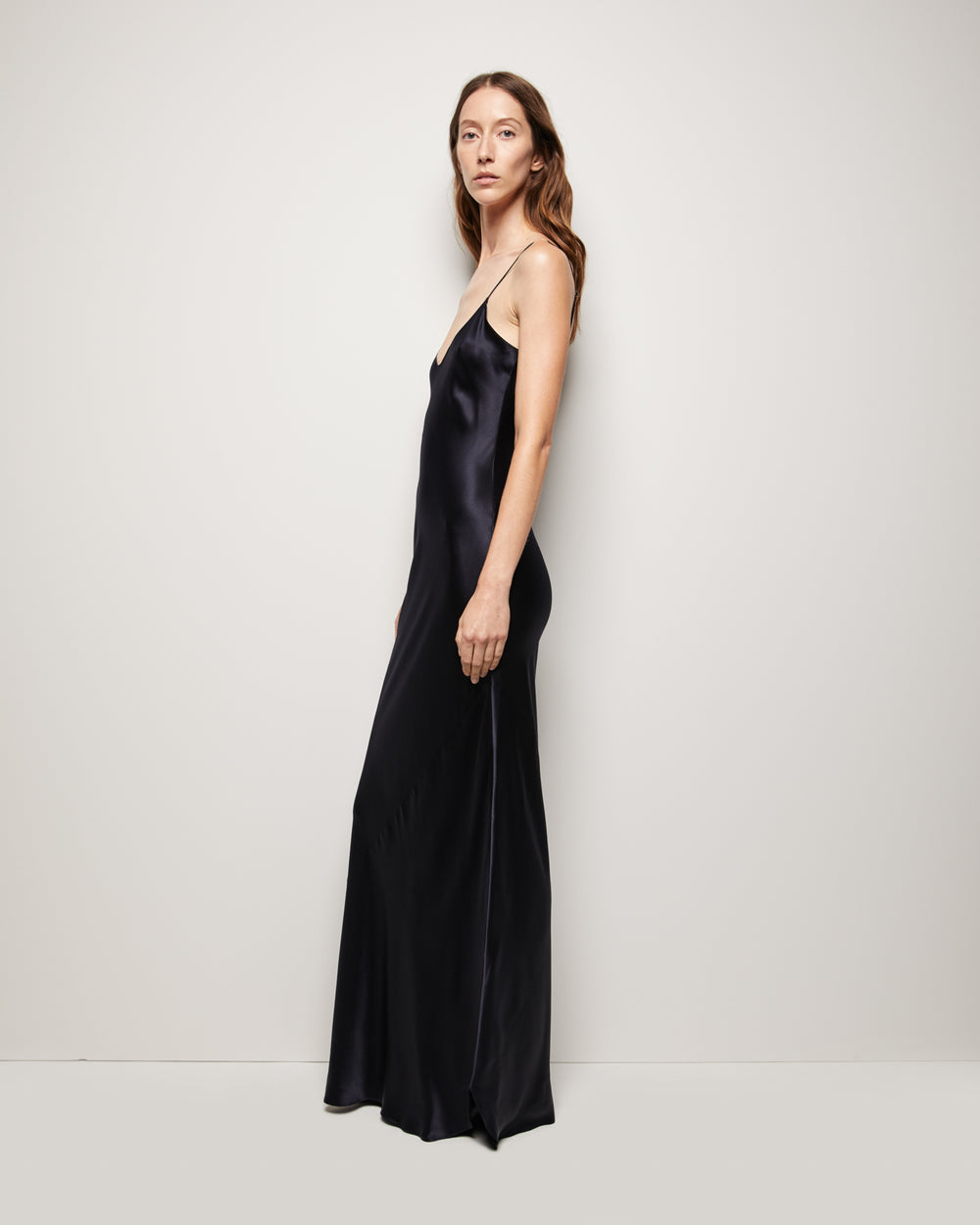 CAMI SILK GOWN IN DARK NAVY