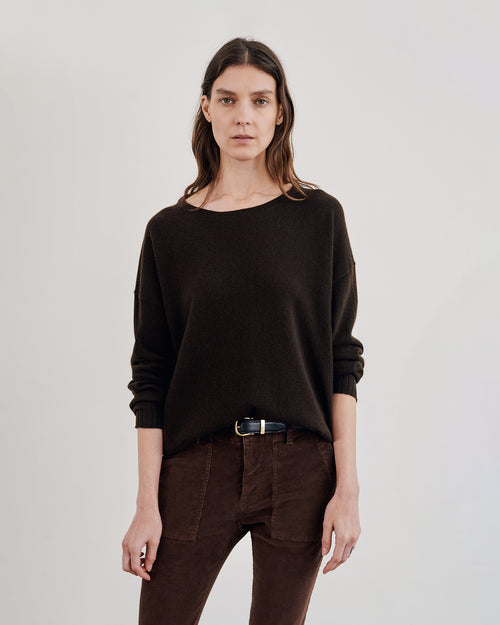 BOYFRIEND CASHMERE SWEATER IN ESPRESSO