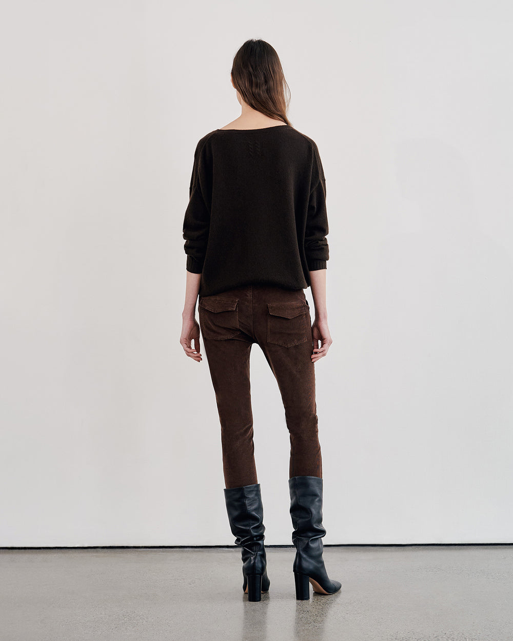 BOYFRIEND CASHMERE SWEATER IN ESPRESSO