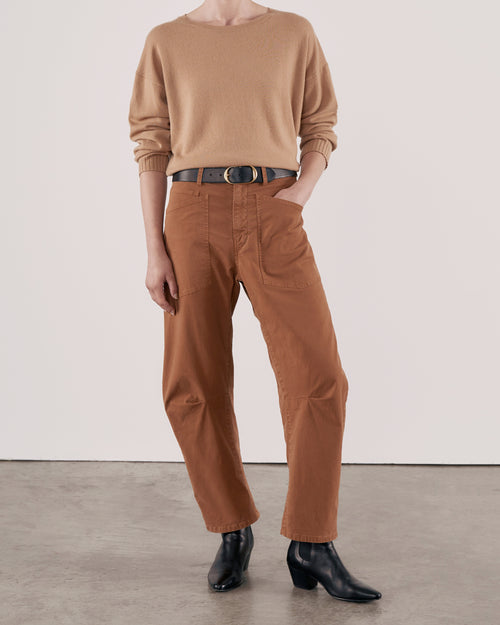 BOYFRIEND CASHMERE SWEATER IN CAMEL