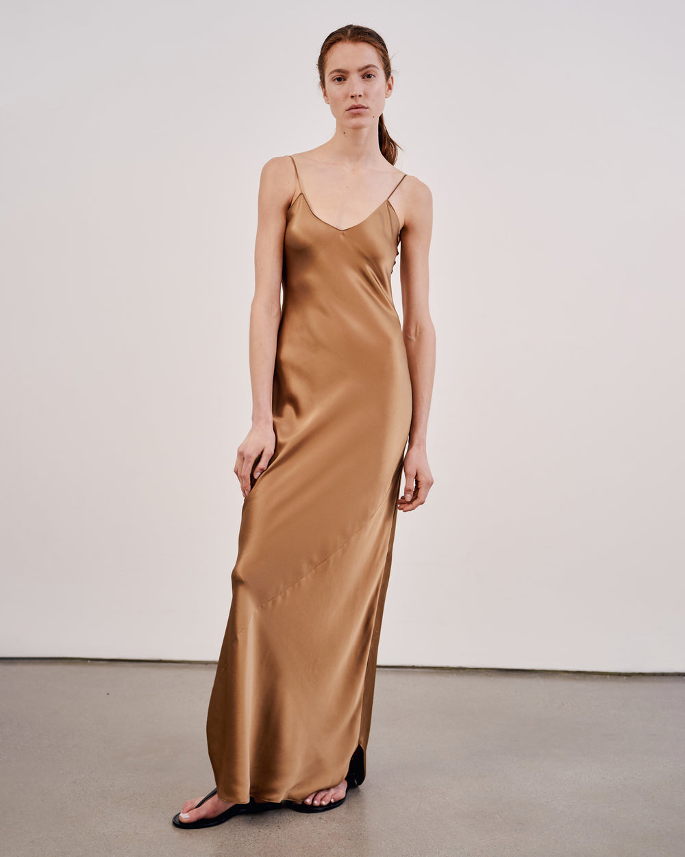 CAMI SILK GOWN IN BRONZE
