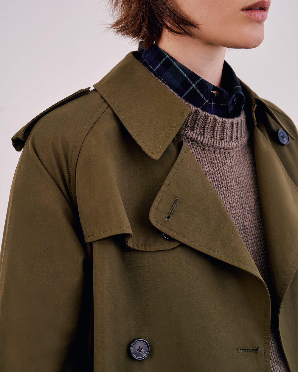 TANNER TRENCH COAT IN OLIVE GREEN
