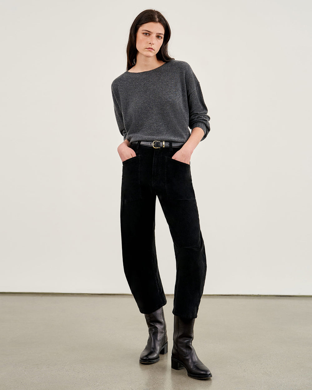 BOYFRIEND CASHMERE SWEATER IN CHARCOAL