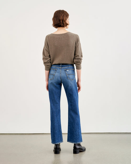 BOYFRIEND CASHMERE SWEATER IN TAUPE
