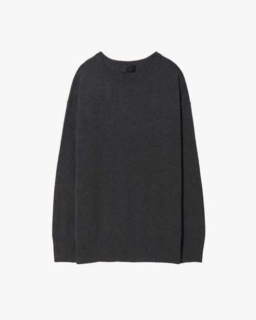 BOYFRIEND CASHMERE SWEATER IN CHARCOAL